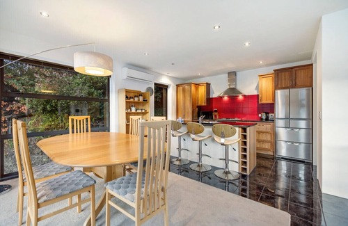 Kelvin Heights House | Lake views - close to airport and ski fields