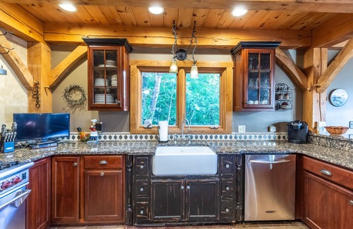Bryson City House | Lake Views Luxury Hottub Game Rm 5bed 4 5bath