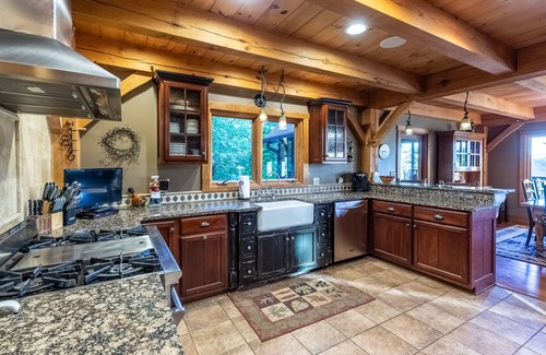 Bryson City House | Lake Views Luxury Hottub Game Rm 5bed 4 5bath