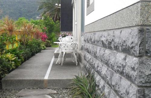 Dongshan House | Lake Villa Homestay