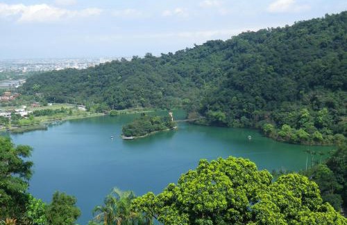Dongshan House | Lake Villa Homestay
