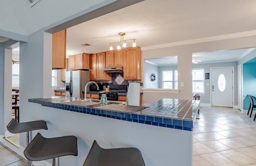 Venetia House | Lake w/Dock & Fenced Yard-Sunny Side at Dog River