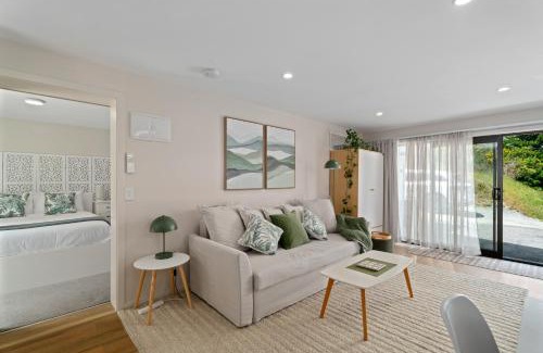 Sunshine Bay Apartment | Lake Wakatipu & Mountain Views, Close To Downtown