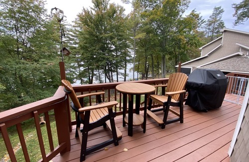 Greentown House | Lake Wallenpaupack Lakefront - Sleeps 8 - Dock Included!
