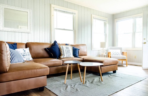 Enchanted Hills Cottage | Lake Wawasee Cottage