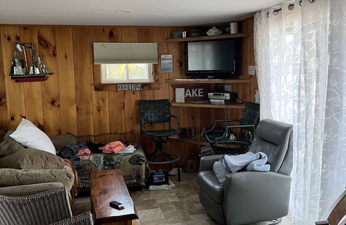 Laconia Cottage | Lake Winnepesaukee waterfront cottage