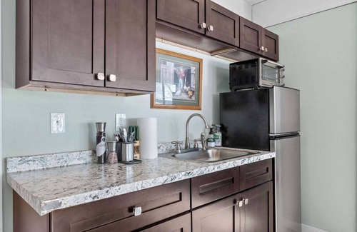 Moultonborough House | Lake Winnipesaukee Kona Carriage House Retreat