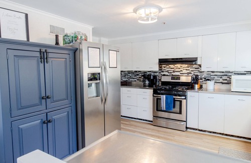 Laconia House | Lake Winnipesaukee, Weirs Beach, Funspot, Gunstock