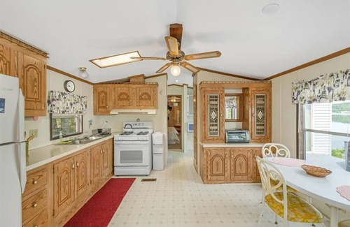 Lochmere House | Lake Winnisquam Docktails and Dreams
