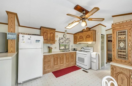 Lochmere House | Lake Winnisquam Docktails and Dreams