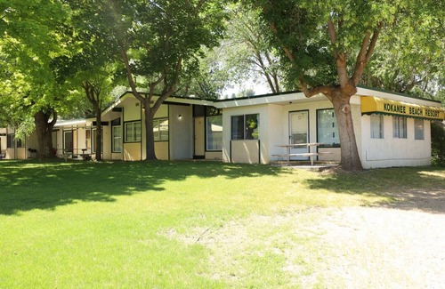 Central Okanagan House | Lakefront - 2 bedroom Suite - Fully Furnished - Sleeps 4+n