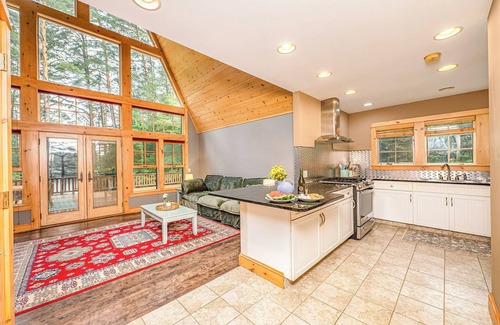Owls Head House | Lakefront 2 Bedroom Adirondack A Frame Chalet