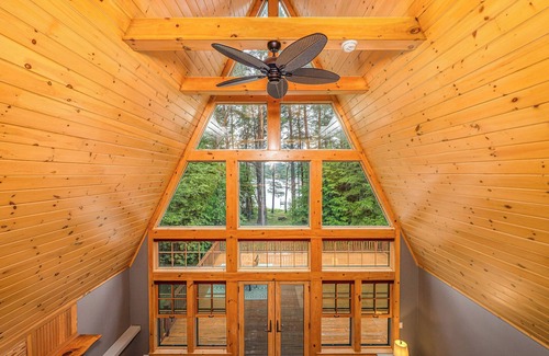 Owls Head House | Lakefront 2 Bedroom Adirondack A Frame Chalet