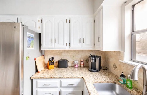 Mid America Condo | Lakefront 2B/2B Minutes from downtown!
