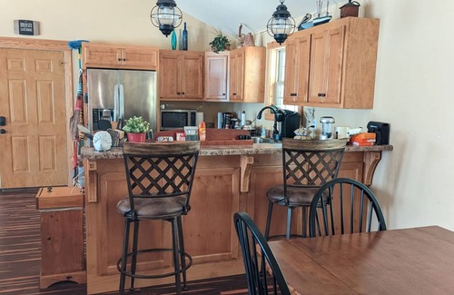 Groveoak Cabin | Lakefront 2BR 2BA cabin,Guntersville Lake iScottsboro, AL with spectacular views