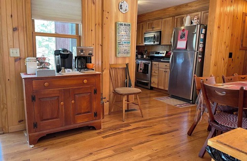 Freedom House | Lakefront 3 bed room property in Freedom, NH