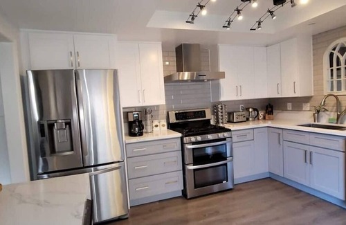 Agoura Hills House | Lakefront 3 Bedroom house with breath taking views