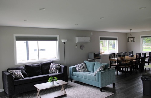 Lochmere House | Lakefront 3 bedroom Duplex on Lake Winnisquam 9-dock and beach Building 1 Unit B