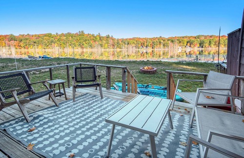 Gaylord House | Lakefront 3 Bedroom Townhome - Fall colors and Quaint Towns - Sleeps 8