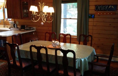 Chestertown Cabin | Lakefront 5-bedroom+loft cabin w/WiFi, AC near Chestertown in Adirondack Park.