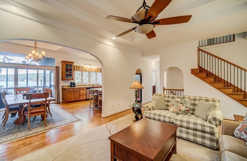 Waleska House | Lakefront 5 BR home nestled on a private cove 1 hr from downtown Atlanta, Ga.