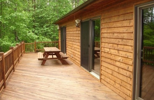 La Follette House | Lakefront 5 BR Vacation Home w/Large Private Dock- Only 12 Steps to the lake!