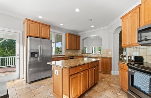 Denver House | Lakefront 6BDR, Priv Dock, Game Room, Firepit | Jake's Lake House by Avantstay