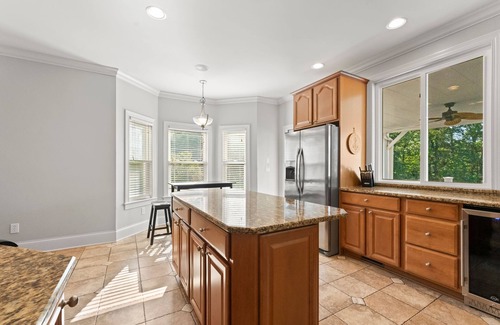 Denver House | Lakefront 6BDR, Priv Dock, Game Room, Firepit | Jake's Lake House by Avantstay