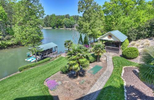 Denver House | Lakefront 6BDR Priv Dock Game Room Firepit Jakes Lake House by Avantstay