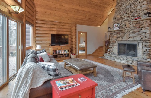 Mill Spring Cabin | Lakefront, beautiful mountain views surrounded by activities!