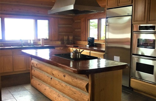Grand Lake Cabin | Lakefront Beauty
