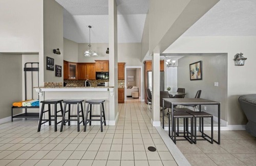 Greenview Shores House | Lakefront Bliss in Wellington