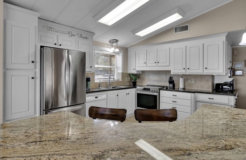 Willis House | Lakefront Bliss: Your Serene Escape on Lake Conroe!