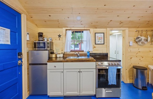 Orland Cabin | Lakefront Blueberry Tiny Cabin @ Getogether Stays