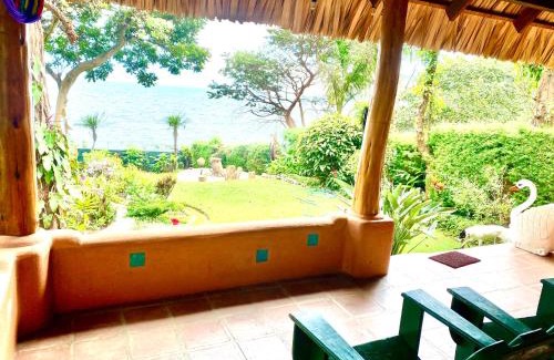 Santa Cruz La Laguna House | Lakefront bungalow - Relaxation Plus