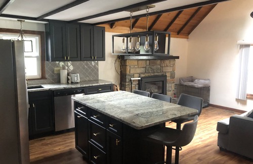Pocono Lake House | Lakefront Cabin (15 minutes from Jack Frost, 25 minutes from Camelback)