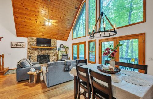 Unaka House | Lakefront Cabin Bordering Nat Park with Hot Tub! cabin