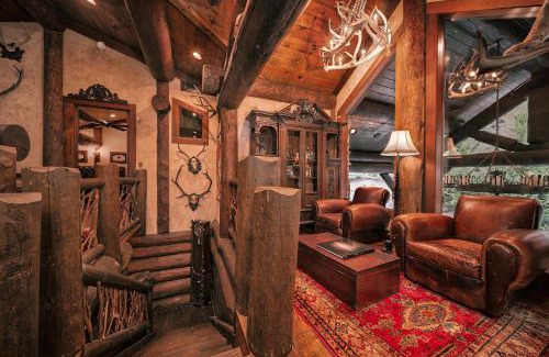 Topton House | Lakefront Cabin For Large Groups