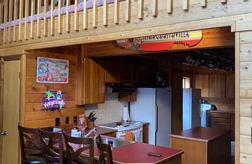 Carey Bay House | Lakefront Cabin in Carey Bay