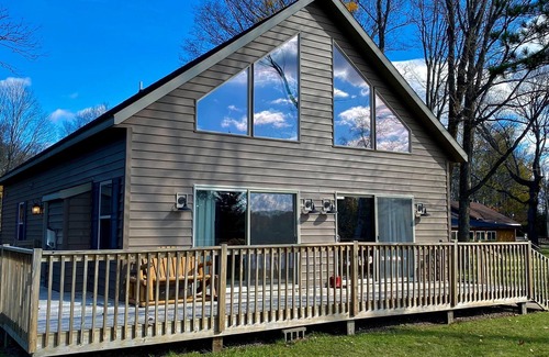 Presque Isle Cabin | Lakefront Cabin on Resort Grounds