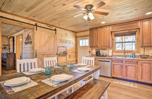 Trenton Cabin | Lakefront Cabin w/Deck, Fire Pit in Trenton!