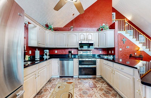 Sevierville Cabin | Lakefront cabin with views, boat ramp, dock, hot tub, & free attraction tickets