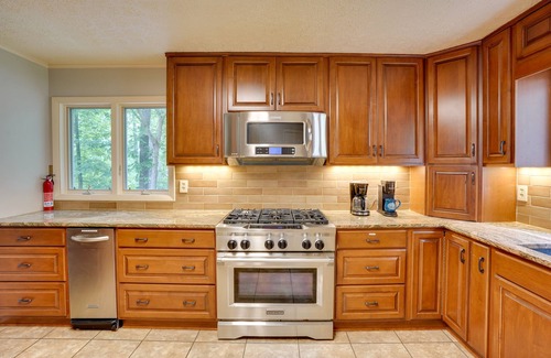 Cadiz Cabin | Lakefront Cadiz Home w/Hot Tub!