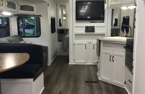 Hiawassee House | Lakefront camper, 2 bdrm/1ba. Metal roof gated deck. Covered Dock, Firepit,WIFI