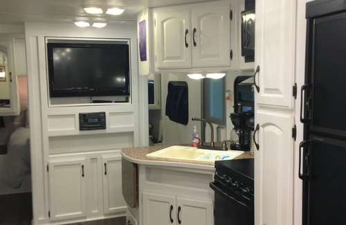 Hiawassee House | Lakefront camper, 2 bdrm/1ba. Metal roof gated deck. Covered Dock, Firepit,WIFI