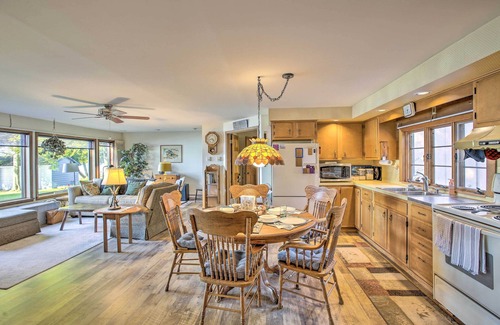 Cedar Cottage | Lakefront Cedar Cottage w/Enclosed Porch!