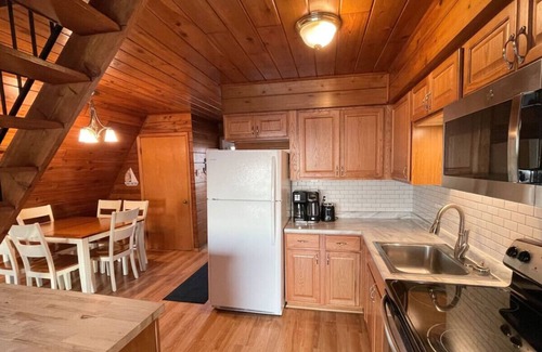 Stevensville House | Lakefront Chalet #16 w/Beach Access, Pools, Sport Courts, Fishing Pond & more!