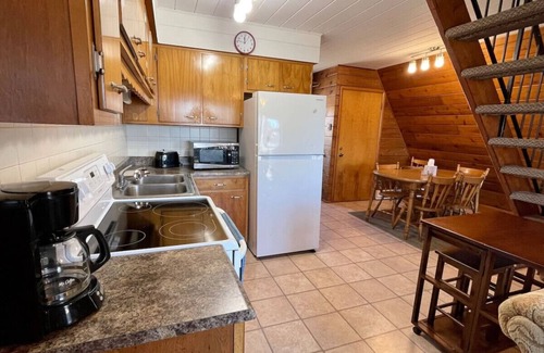 Stevensville House | Lakefront Chalet #25 w/Beach Access, Pools, Sport Courts, Fishing Pond & more!