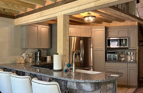 Greentown House | Lakefront Chateau Oasis