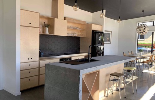 Lowburn House | Lakefront Comfort In Old Cromwell *New 3BR Home*